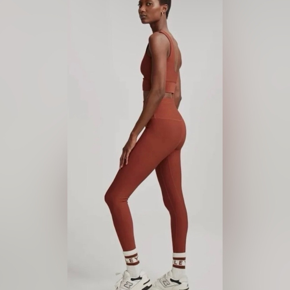 VARLEY LETS MOVE RIBBED HIGH RISE LEGGINGS 25 - In Smoked Paprika - Size Medium - Picture 4 of 9